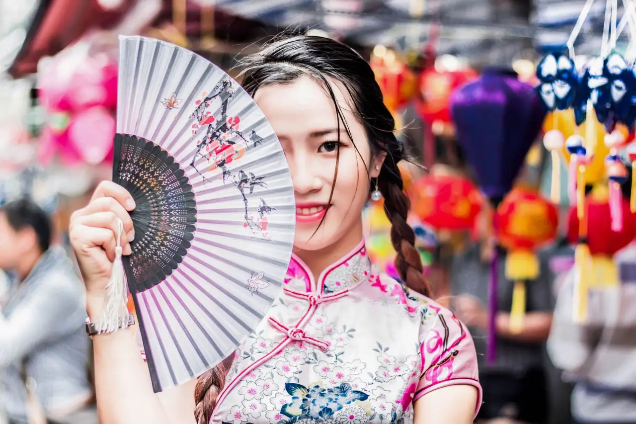 国际贸易与进出口代理有什么区别？成都企业跨境业务模式对比分析