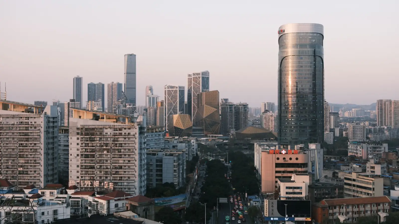 成都国际贸易企业如何选择进出口代理服务：全流程解析与实务要点