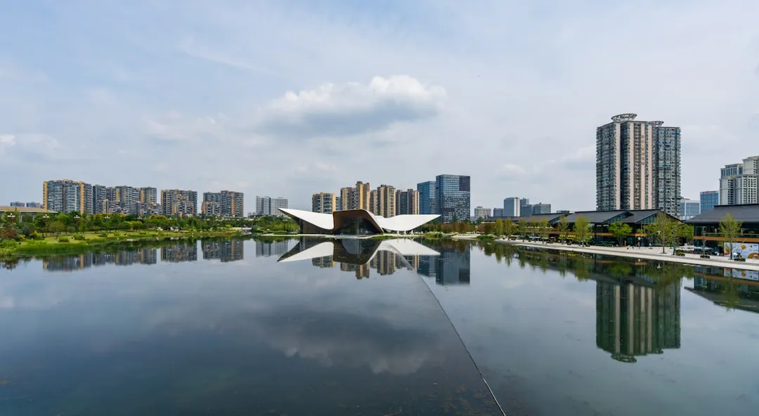 2025年国际贸易行业新政要点及西南企业应对策略解析正文配图 2