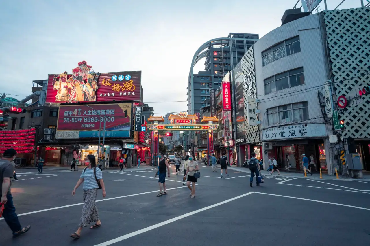 成都国际贸易服务解析：企业如何选择专业的进出口代理公司